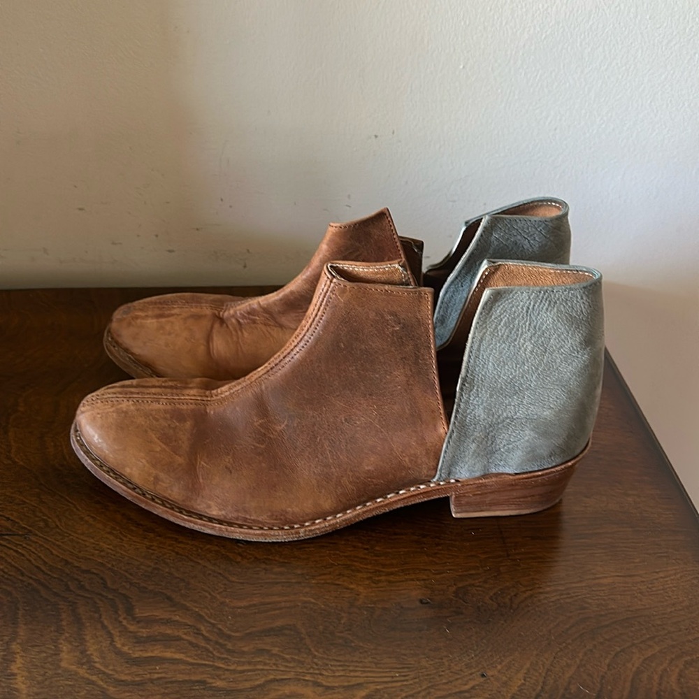 The Root Collective Boots size 9 women